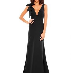 NWT Mac Duggal Bow Shoulder V-Neck Dress Size: 6